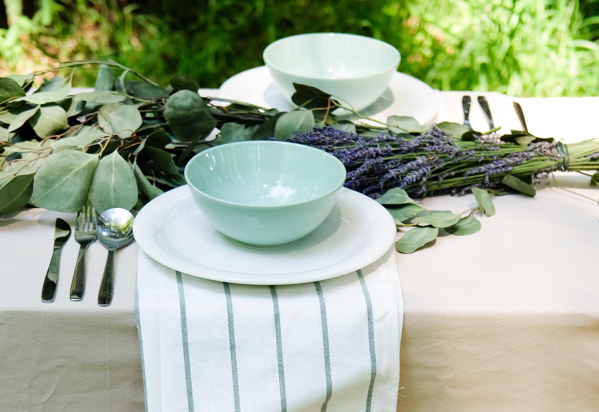 table-set-with-flowers-outdoors